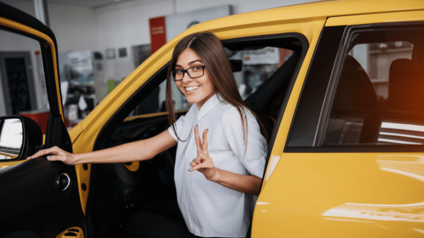 Foto zu Kfz-Wechselsaison 2022: Mehr Autofahrer kündigen ihre Versicherung